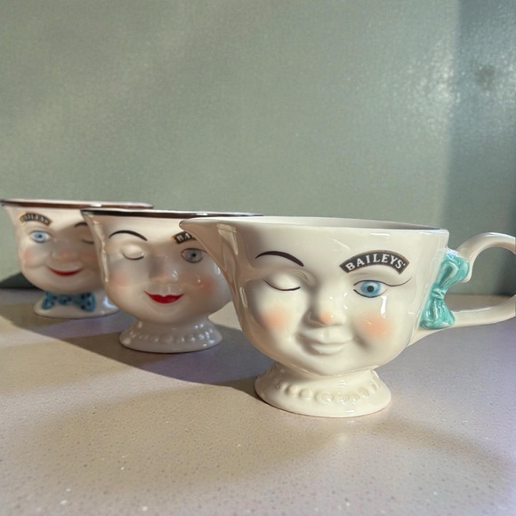 Vintage Baileys Mug Yum Mrs & Mr Blue Bow Winking Limited Edition Set Of 5 1996 - Picture 5 of 12